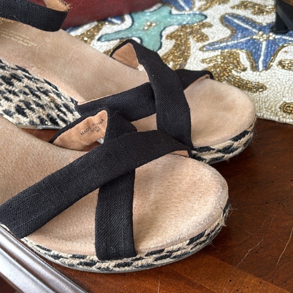 Brand New Toms Black Canvas Chevron Wedge Sandals Espadrille Ankle Strap Heels - Picture 11 of 14